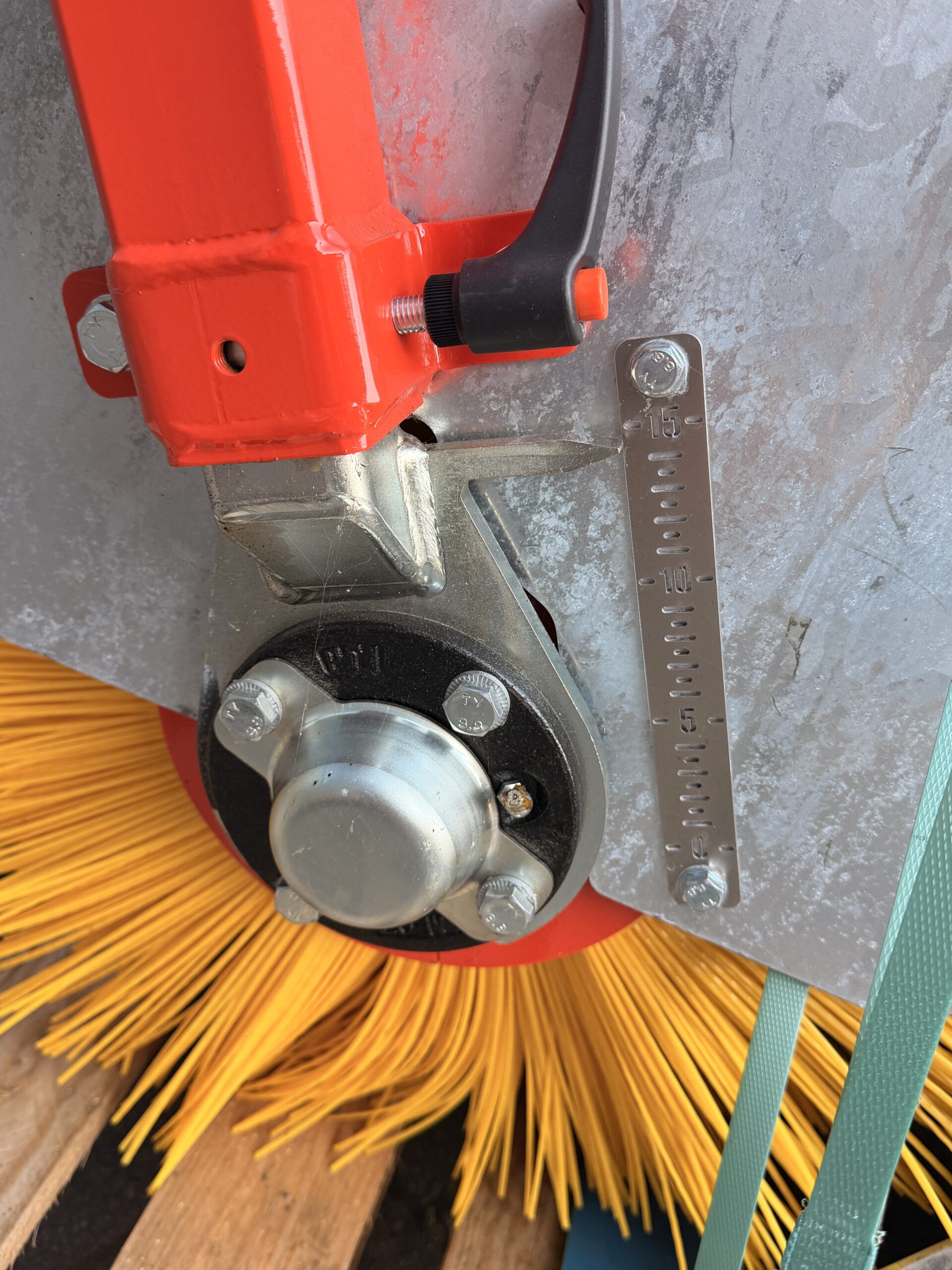 Holaras H-150 | Hydraulische Veegmachine (weidemann) - Afbeelding 6