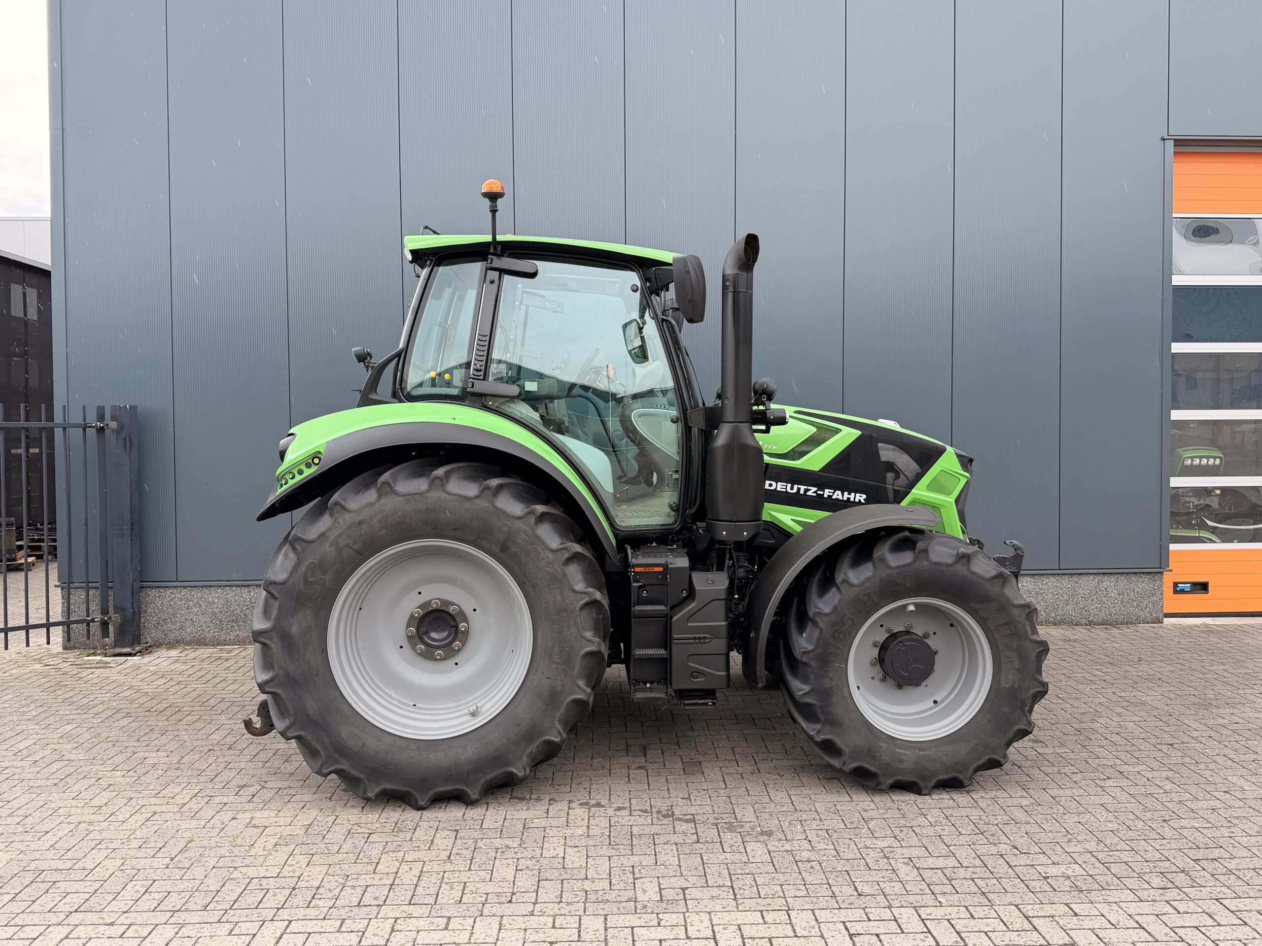 Deutz-Fahr agrotron 6165.4 TTV (trekker) - Afbeelding 13